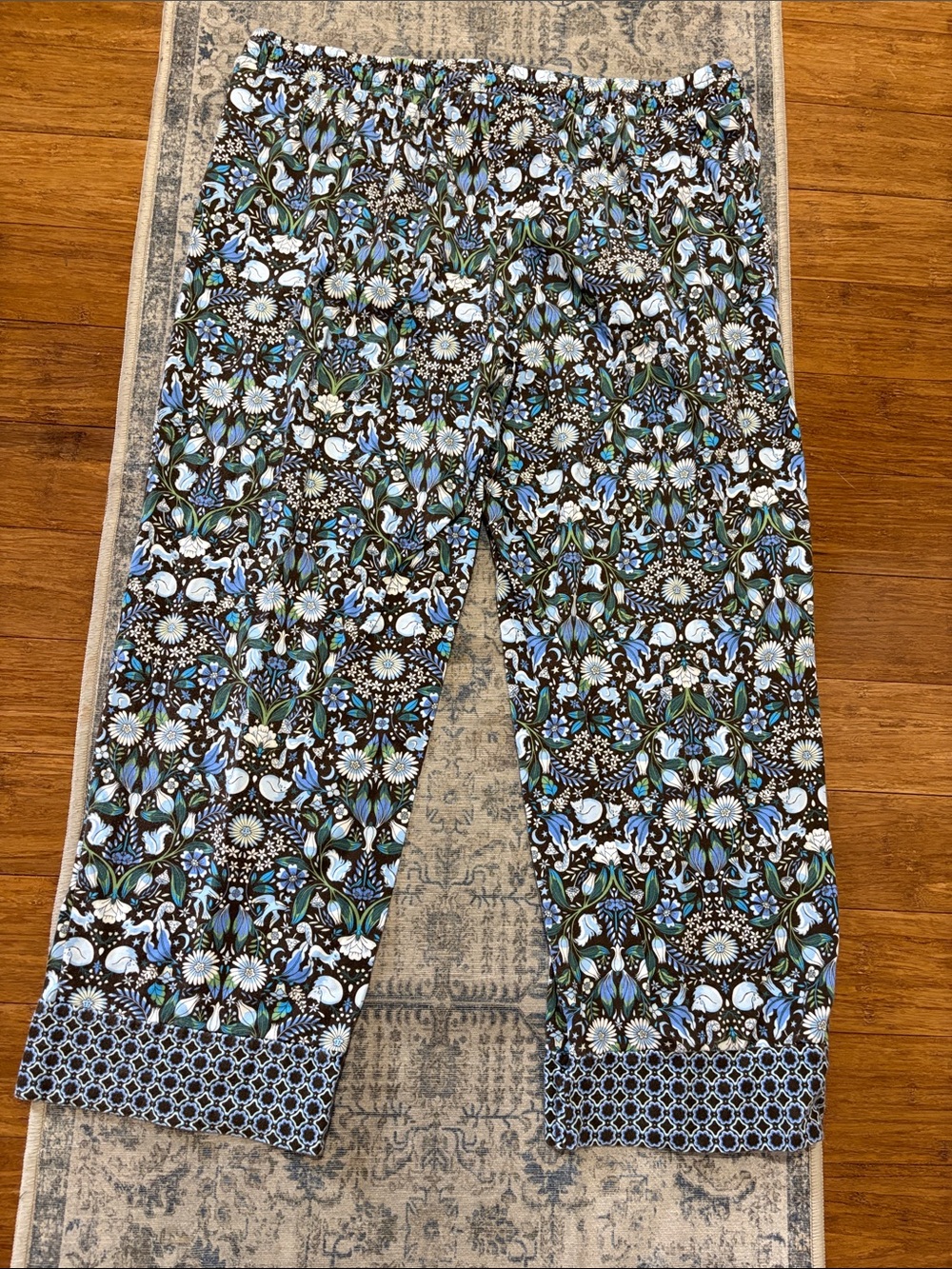 Vera Bradley women’s XXL woodland Pattern Pajama Set in Blue and Green - Picture 9 of 9